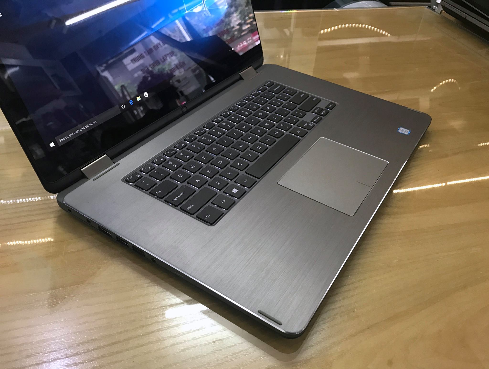 Laptop Dell Core i7 Inspiron 7568-7.jpg